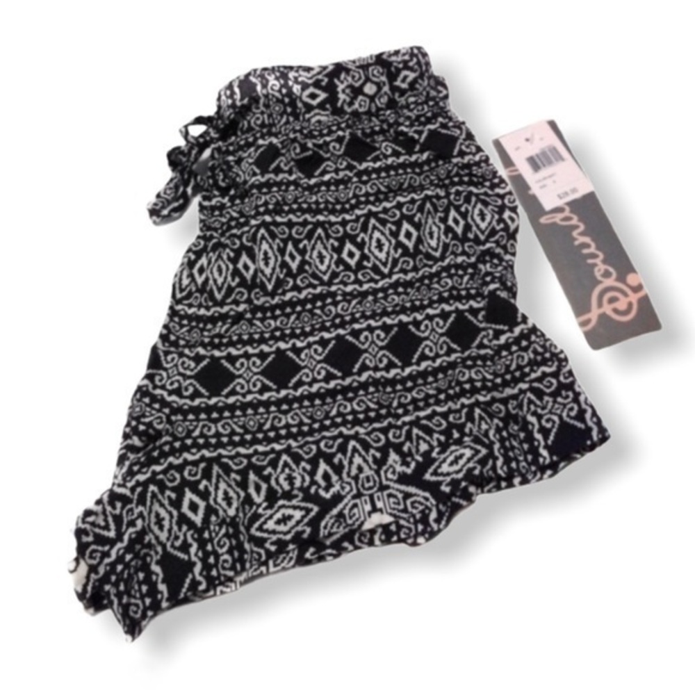 NWT Black White Aztec tribal fluttery shorts